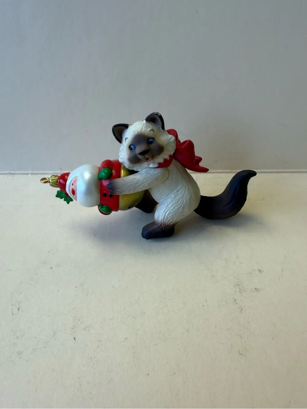 2012 Hallmark Keepsake Mischievous Kittens Christmas Ornament - No Box